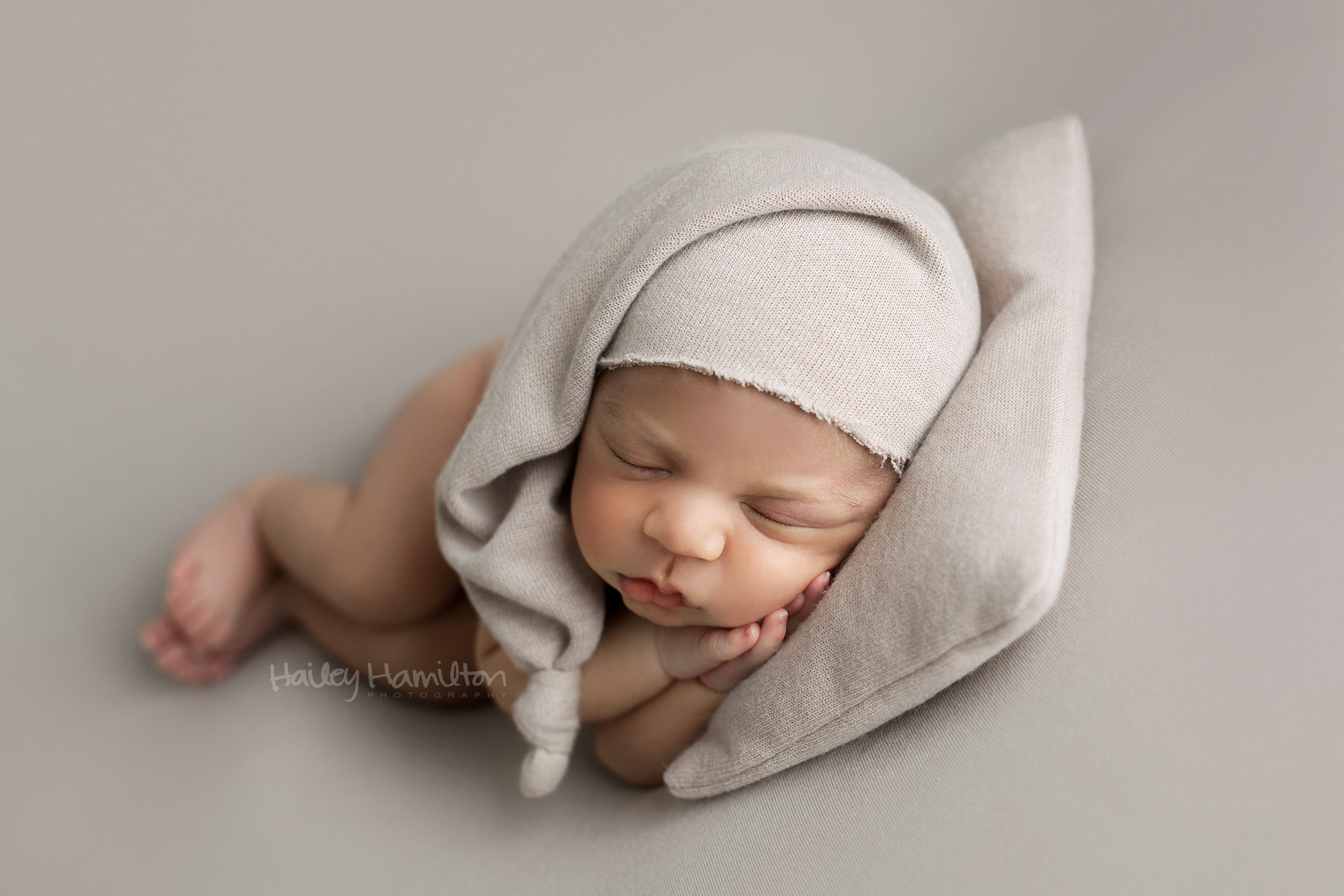 Newborn-photography-Calgary-newborn-photographer-photo-studio