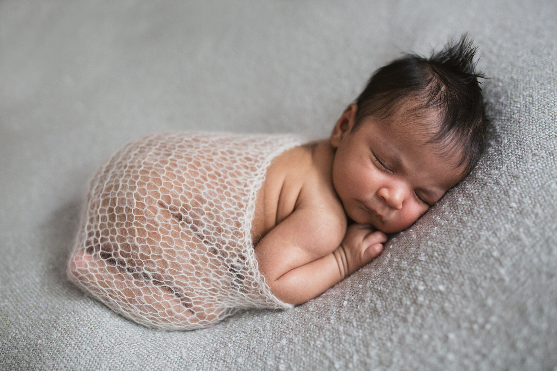affordable-south-east-melbourne-newborn-photographer-baby-1