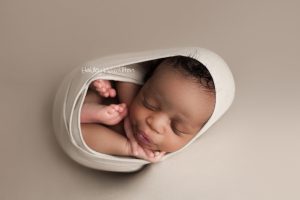 newborn-photographer-Calgary-baby-photography-new-born-photos.jpg